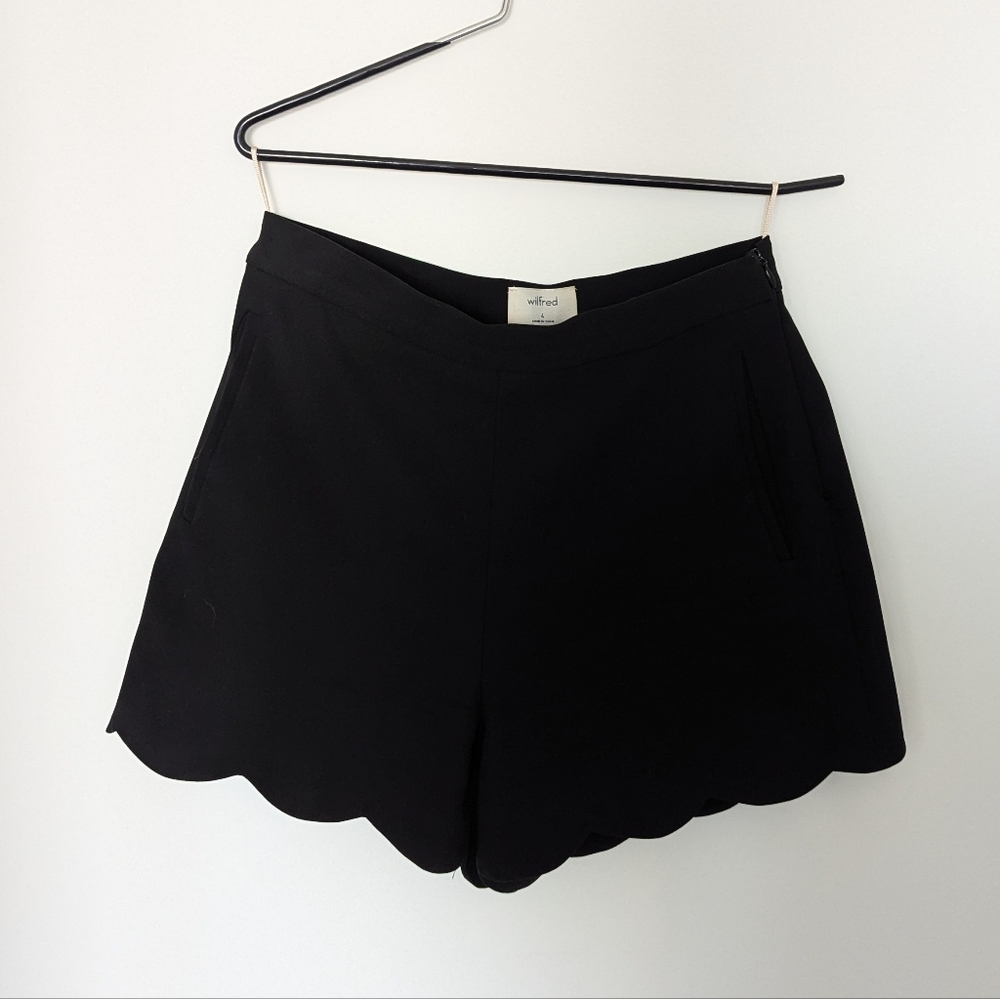 Aritzia Scallop Shorts